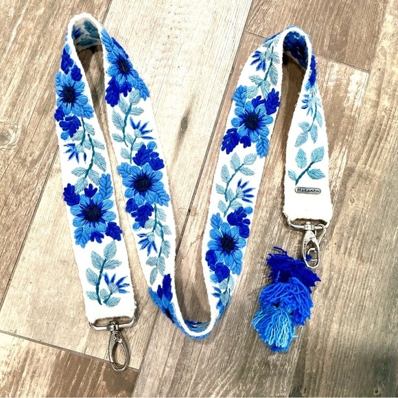 Makantu Purse Strap Handle Sheep Wool Ivory & Blue Floral Tassle Embroidered - Picture 1 of 7